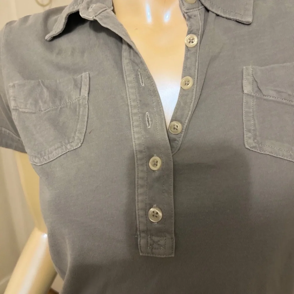 Ralph Lauren short sleeve v-neck button blouse with dual front pockets - Picture 3 of 8